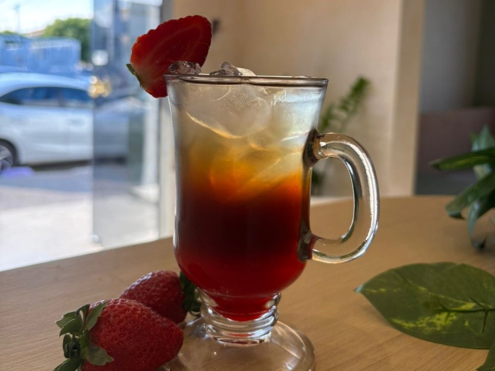 Chá gelado de morango da Olya Café